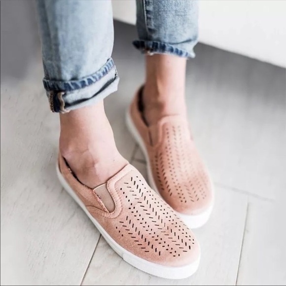 🍂Pink Laser Cut Faux Suede Slip on Shoes🍂 - Picture 4 of 7